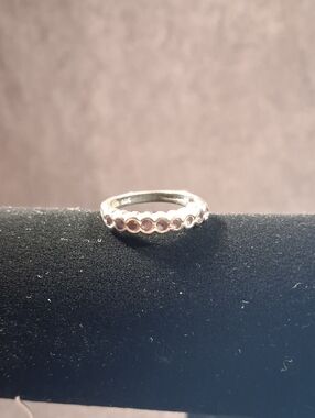 Marked Thailand 925 Sterling Silver with 9 Tiny Amethyst Stones 4mm Ring VG 7